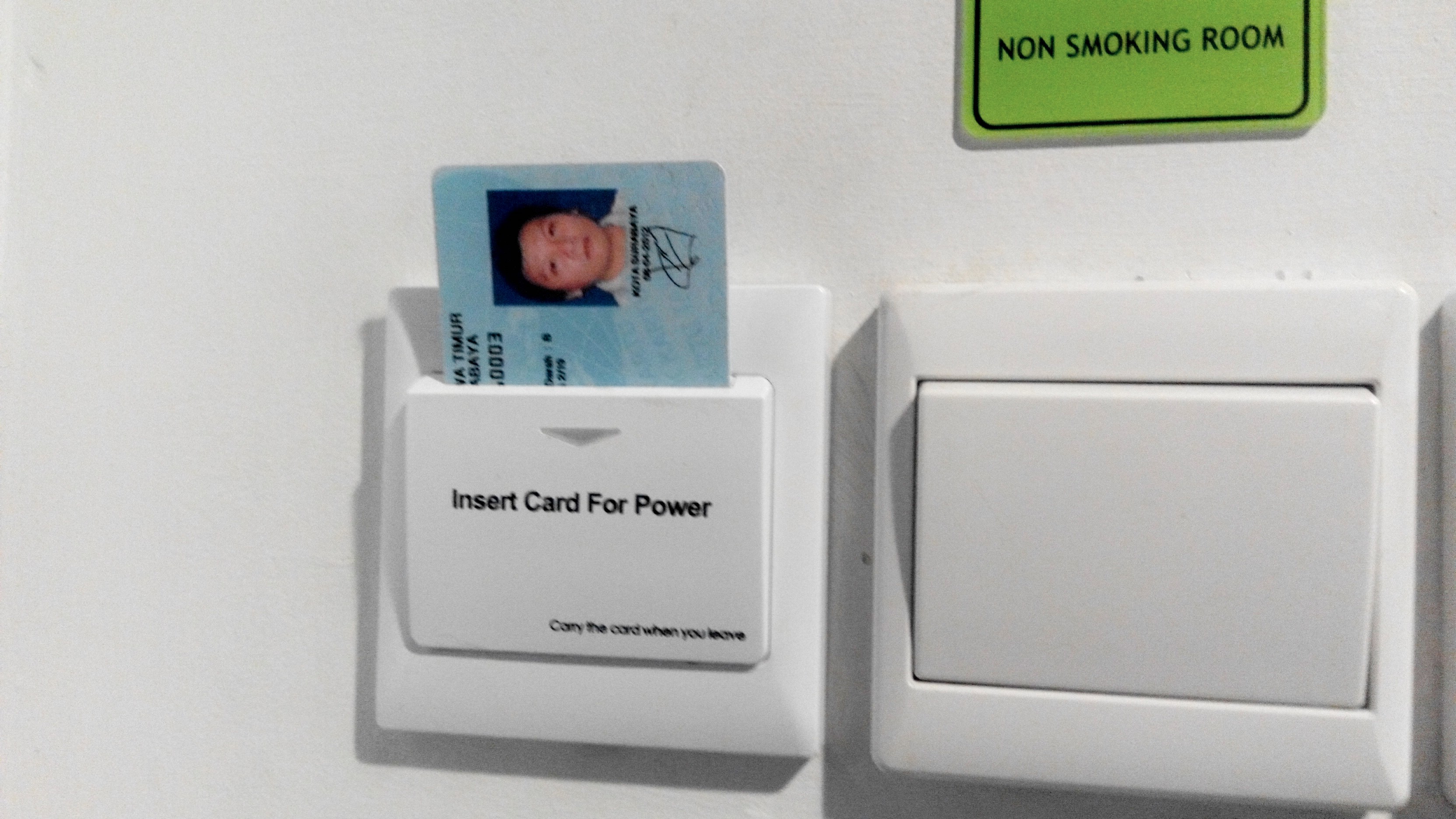 Cara supaya listrik hotel tetap menyala