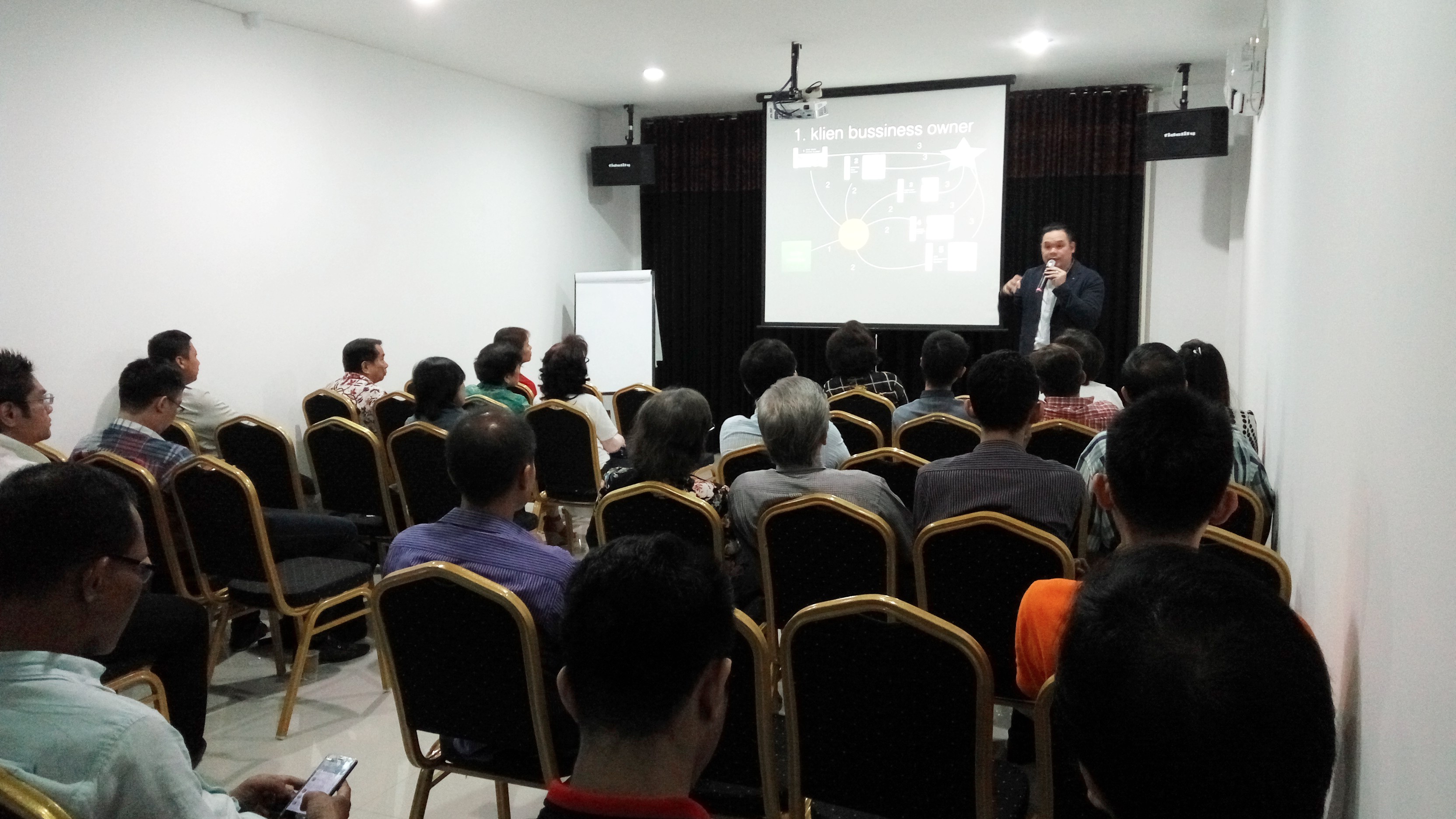 Seminar boosting your income kamis 12 Mei 2016, bagaimana menjadi broker bisnis